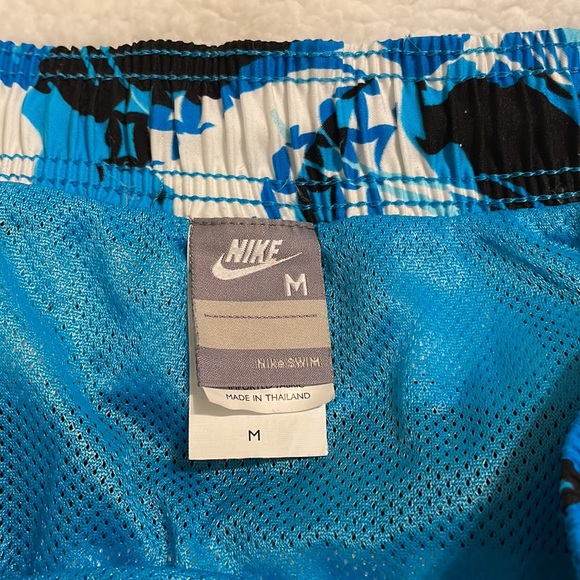 Men’s Nike Swim Trunks - Medium - Picture 3 of 6